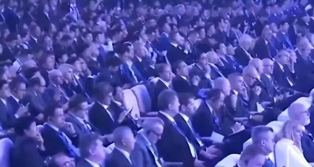 九游体育罗马诺：曼联2月就和安德雷桑托斯经纪人沟通，维韦尔了解他