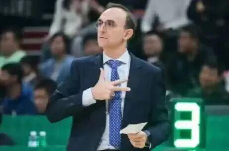 九游体育布伦森凭“金色尘埃”特质,让尼克斯距离53年首冠仅差一胜 九游体育布伦森凭“金色尘埃”特质,让尼克斯距离53年首冠仅差一胜