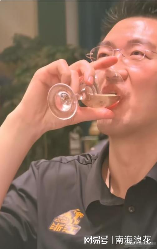 曝马刺考虑交易福克斯 曝马刺考虑交易福克斯