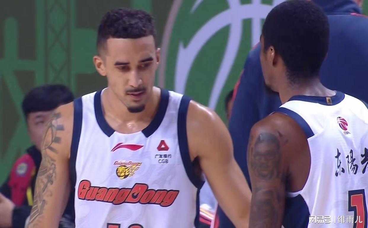 NBA总决赛G5裁判名单揭晓:阵容构成对主队马刺有利? NBA总决赛G5裁判名单揭晓:阵容构成对主队马刺有利?