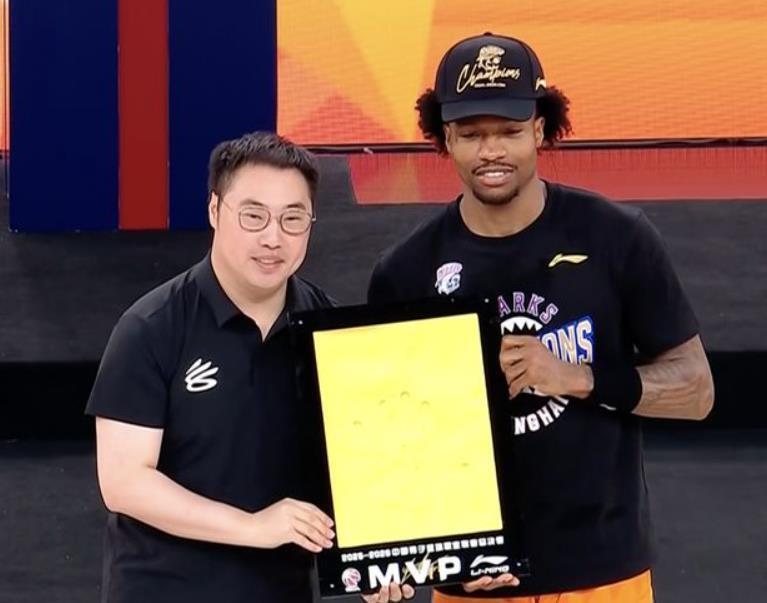九游体育名记曝字母哥有意加盟热火