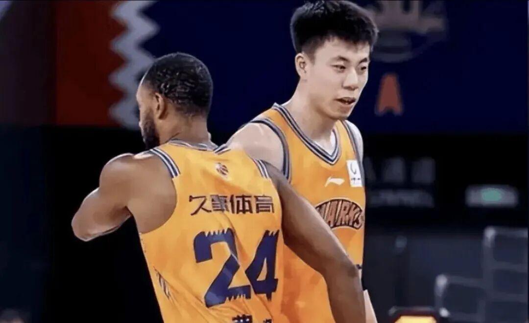 尼克斯夺冠核心登早安美国出爆笑名场面 尼克斯夺冠核心登早安美国出爆笑名场面