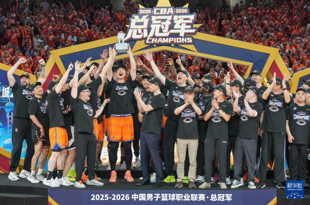 突发!福克斯取关马刺,字母哥交易倒计时,快船计划追求FMVP 突发!福克斯取关马刺,字母哥交易倒计时,快船计划追求FMVP