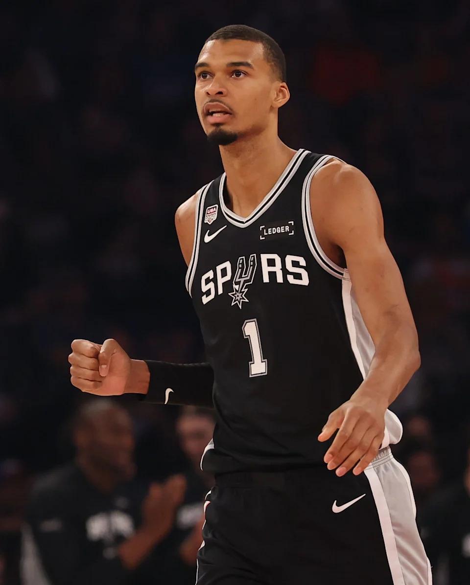 九游体育NBA流言汇总:雄鹿绿军围绕字母谈判 布朗去第三方 九游体育NBA流言汇总:雄鹿绿军围绕字母谈判 布朗去第三方