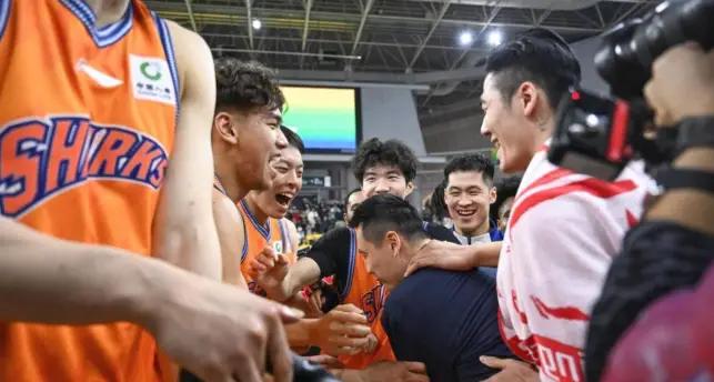 尼克斯太太团赛后计划曝光:一个要宅家烧烤,一个继续当护士 尼克斯太太团赛后计划曝光:一个要宅家烧烤,一个继续当护士