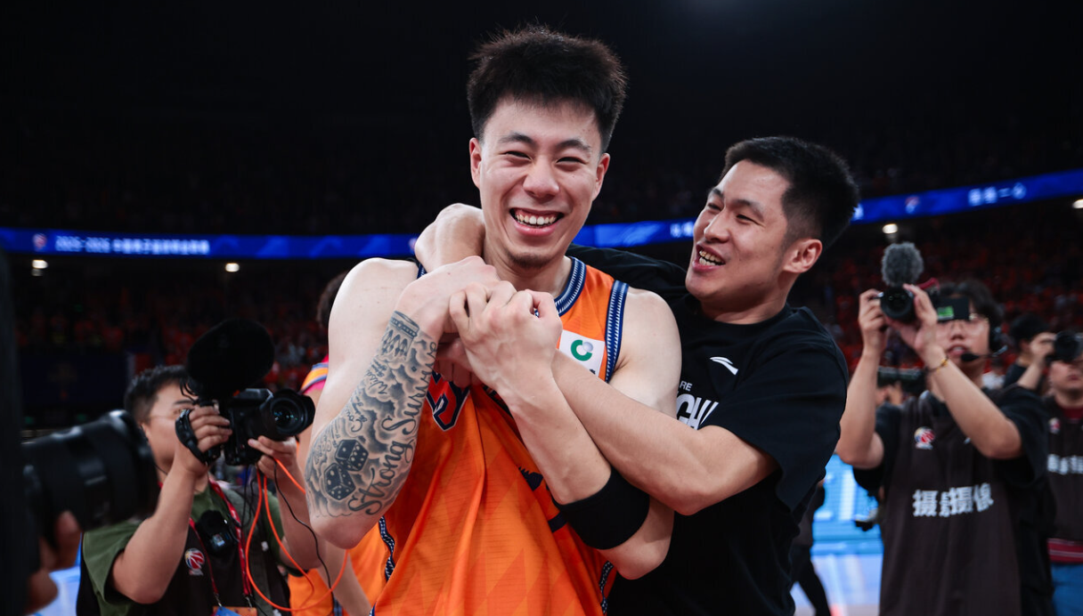 公牛新主帅敲定41岁斯普利特 曾带开拓者42胜重返季后赛 公牛新主帅敲定41岁斯普利特 曾带开拓者42胜重返季后赛