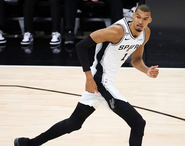 九游体育播放量突破30亿次!NBA总决赛G4刷爆纪录:多项数据创造历史 九游体育播放量突破30亿次!NBA总决赛G4刷爆纪录:多项数据创造历史