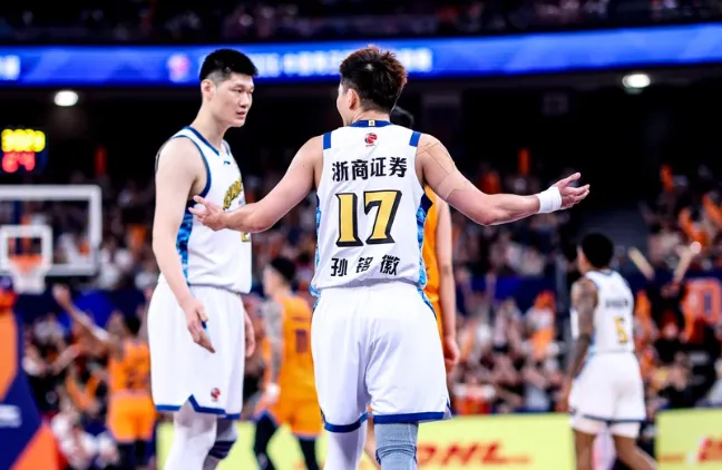 第三次冲击NBA!郭昊文有望代表国王打夏季联赛,这次能圆梦吗? 第三次冲击NBA!郭昊文有望代表国王打夏季联赛,这次能圆梦吗?
