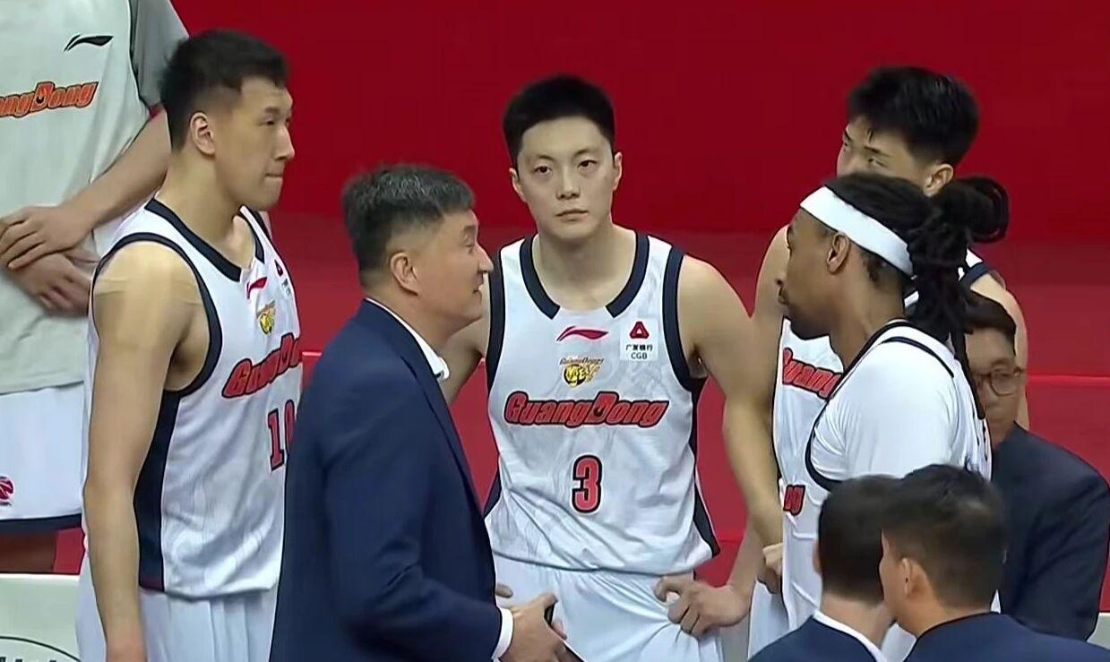 布伦森高呼XX文班!多人盼纽约为他塑雕像 队记:最接近科比之人 布伦森高呼XX文班!多人盼纽约为他塑雕像 队记:最接近科比之人