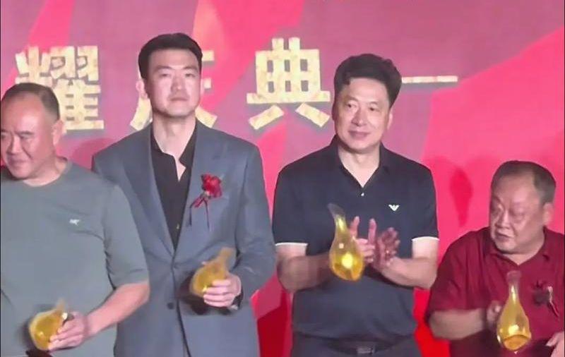 季后赛打完,5位一战成名的小角色:哈珀巨星潜质,八寸打出身价 季后赛打完,5位一战成名的小角色:哈珀巨星潜质,八寸打出身价