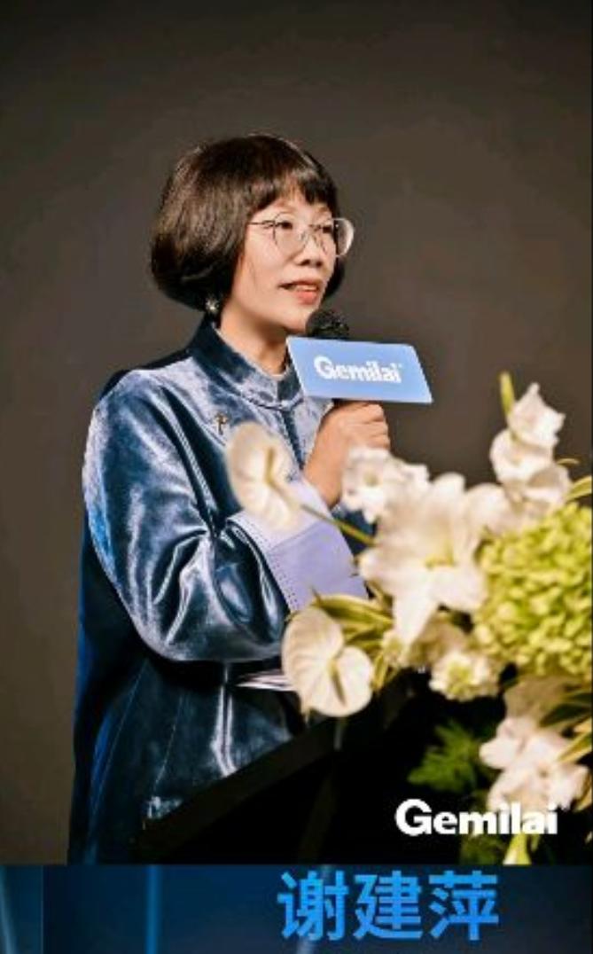 九游体育杨瀚森新老板夺冠了！NHL飓风队捧起斯坦利杯：给开拓者打个样？