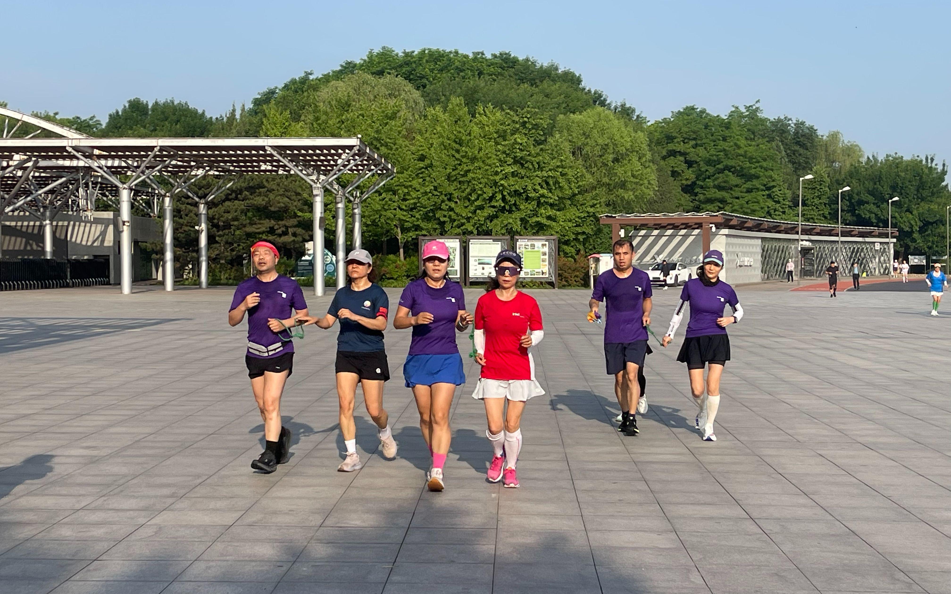 尼克斯迎赛点利好！马刺替补中锋出战成疑，文班亚马要独自扛内线