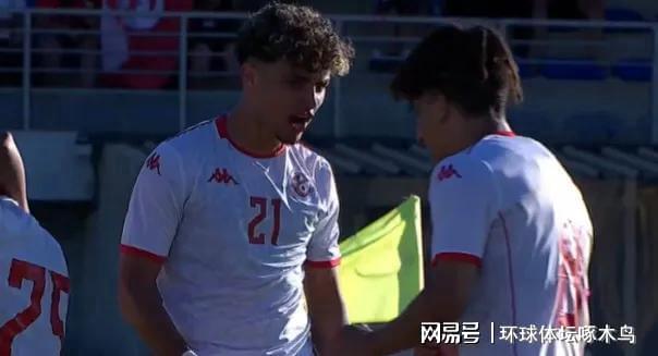拦下西班牙绝杀 佛得角后卫10年前还是白领 未回邮件险错过世界杯 拦下西班牙绝杀 佛得角后卫10年前还是白领 未回邮件险错过世界杯