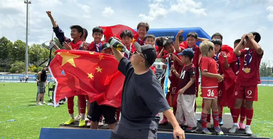 佛得角队长:我们是看着巴西球星踢球长大的,祝巴西队好运 佛得角队长:我们是看着巴西球星踢球长大的,祝巴西队好运