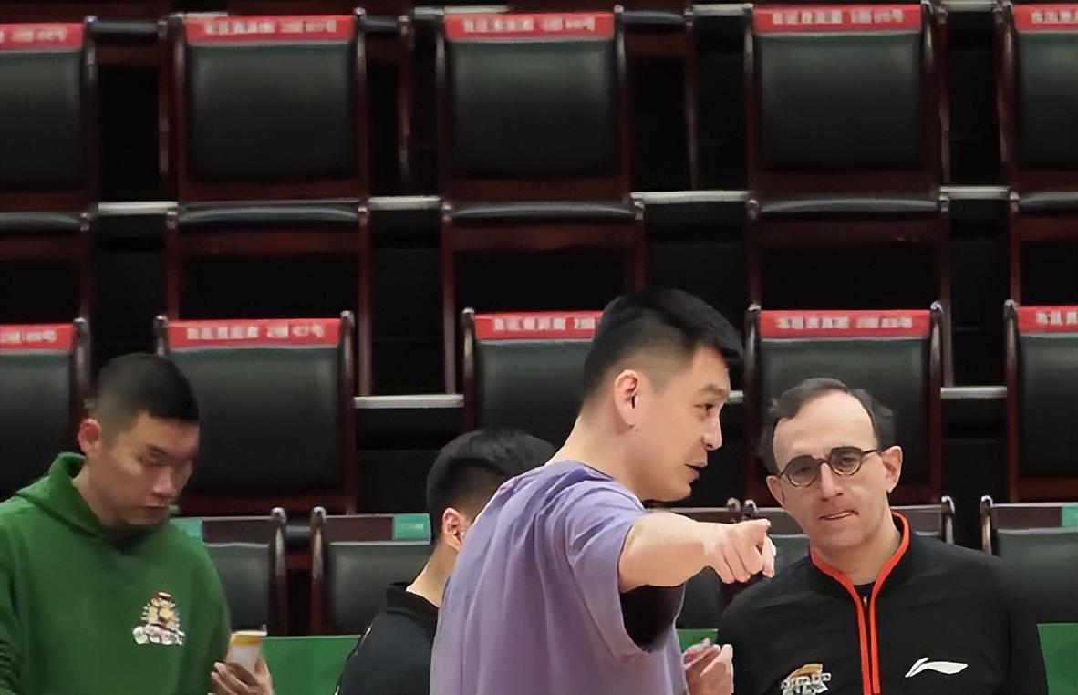 每体：巴萨即将签下坎塞洛，总价不超1000万欧