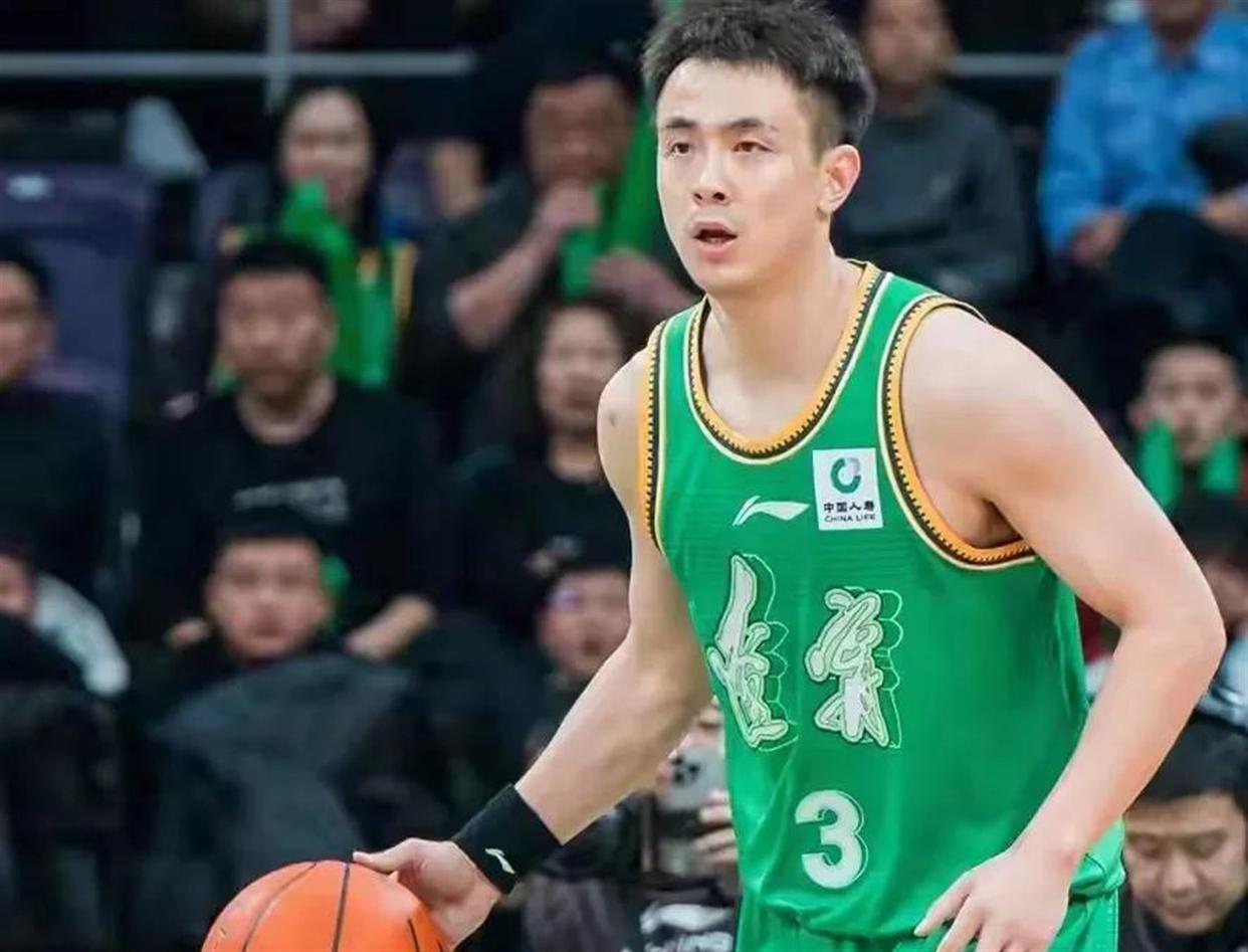 西班牙主帅遭质疑:加维为什么担任首发左边锋? 西班牙主帅遭质疑:加维为什么担任首发左边锋?
